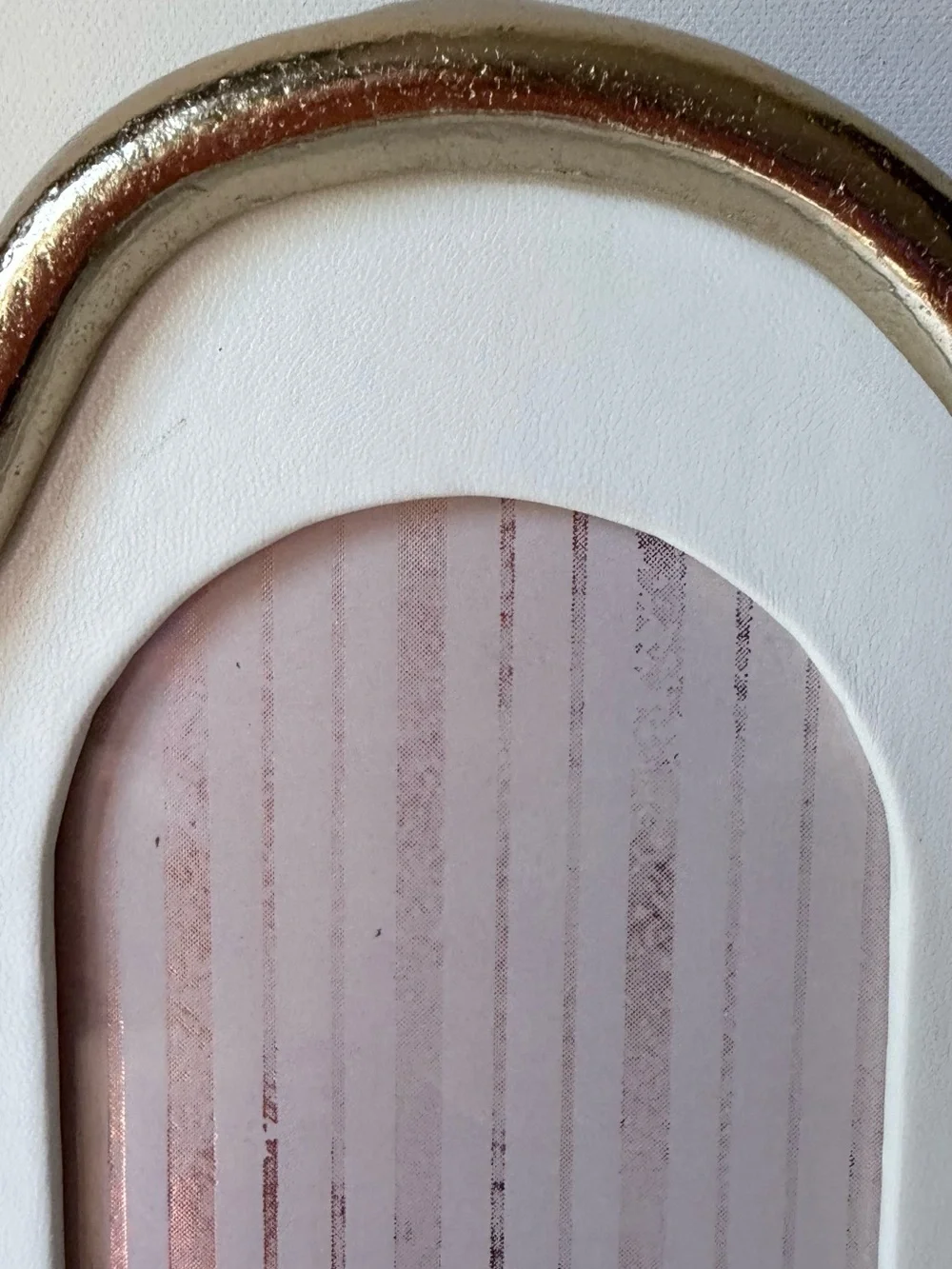 Organic gold metal irregular oval shape picture frame